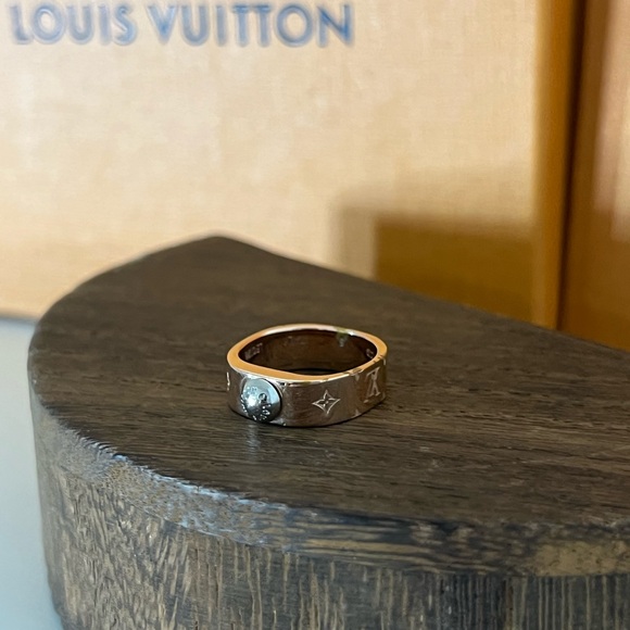 🔥🔥. Louis Vuitton Monogram ring size small - Picture 2 of 10